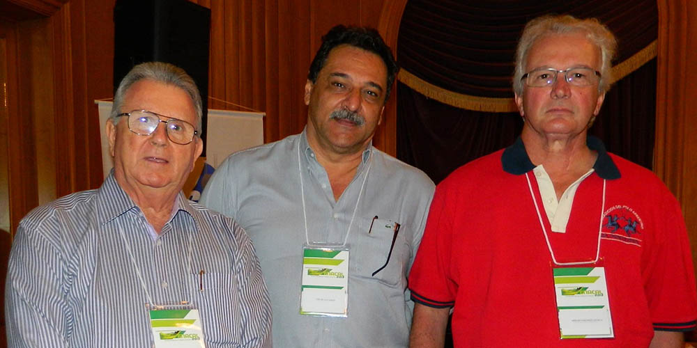 A partir da esquerda Oscar Raabe presidente da ABRACAL Joao Bellato Jr SP e Anselmo Vasconcellos MG